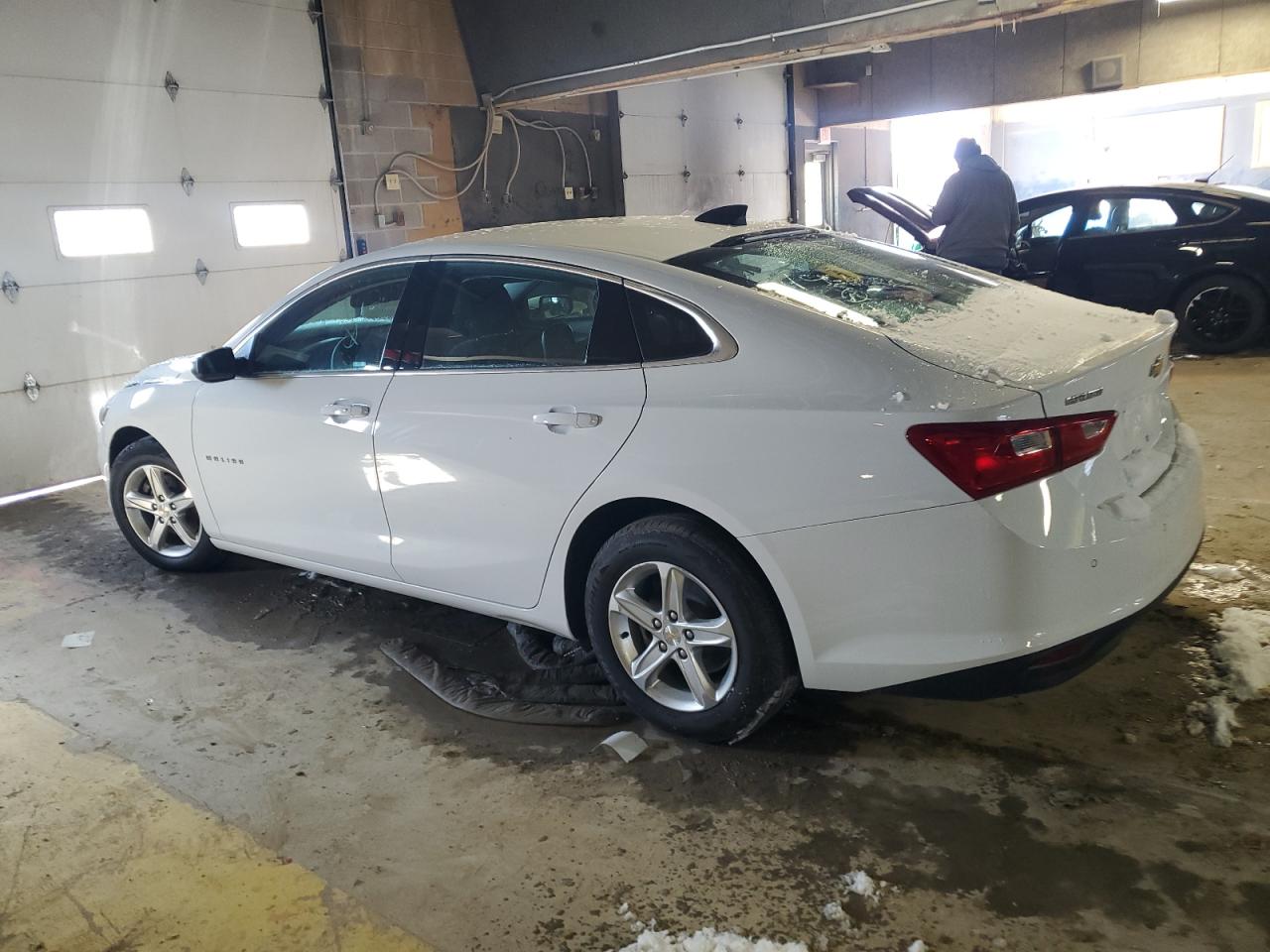 2023 Chevrolet Malibu - Image 2