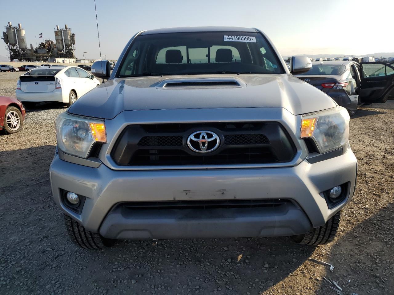 2015 Toyota Tacoma - Image 5