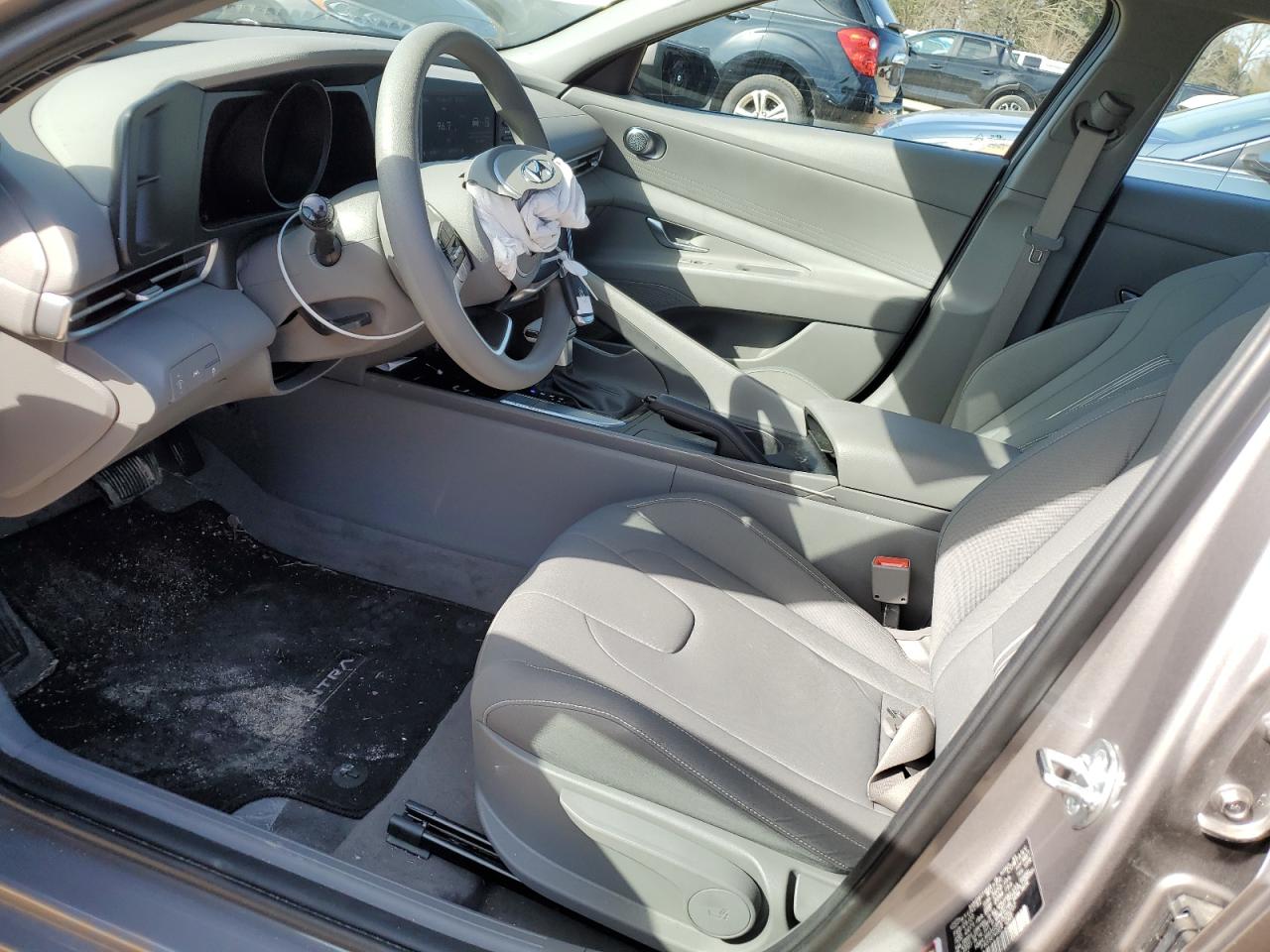 2023 Hyundai Elantra - Image 7