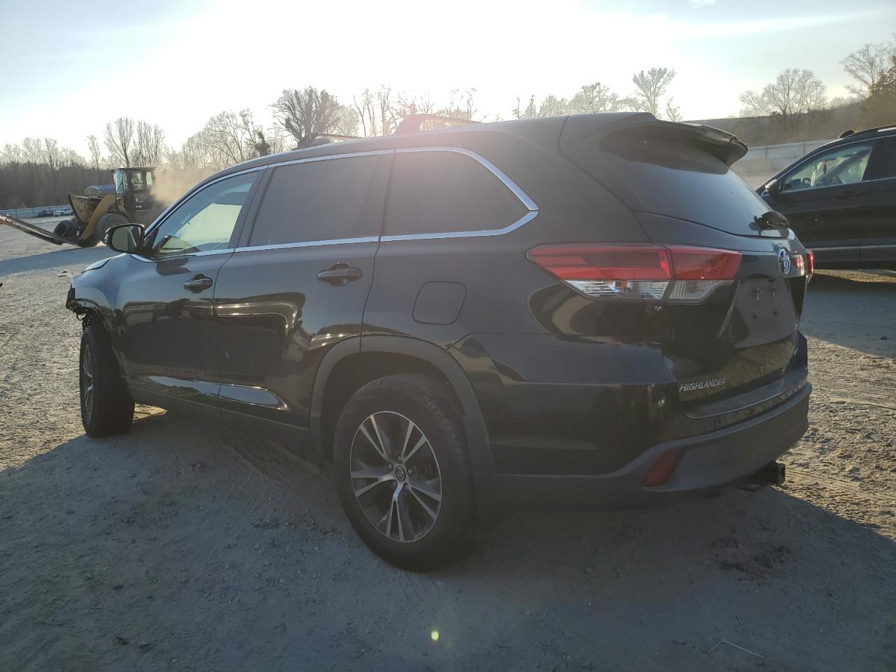 2019 Toyota Highlander - Image 2