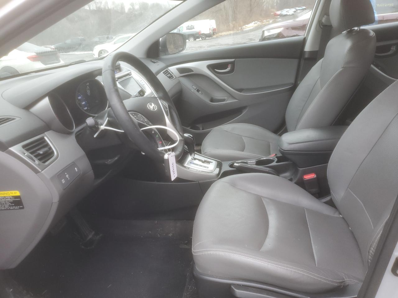 2012 Hyundai Elantra - Image 7