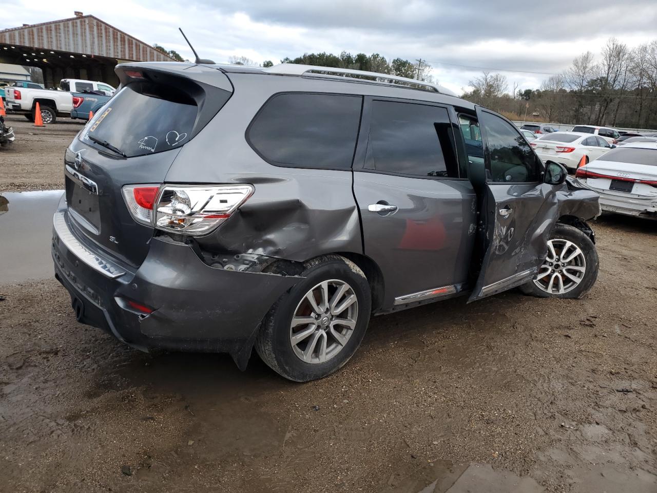 2015 Nissan Pathfinder - Image 3