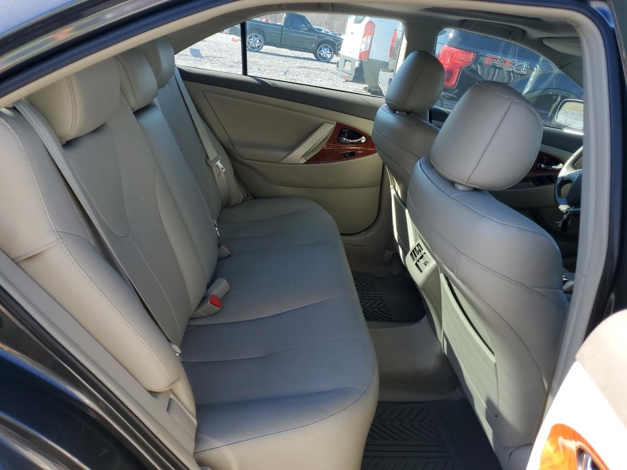2011 Toyota Camry - Image 10