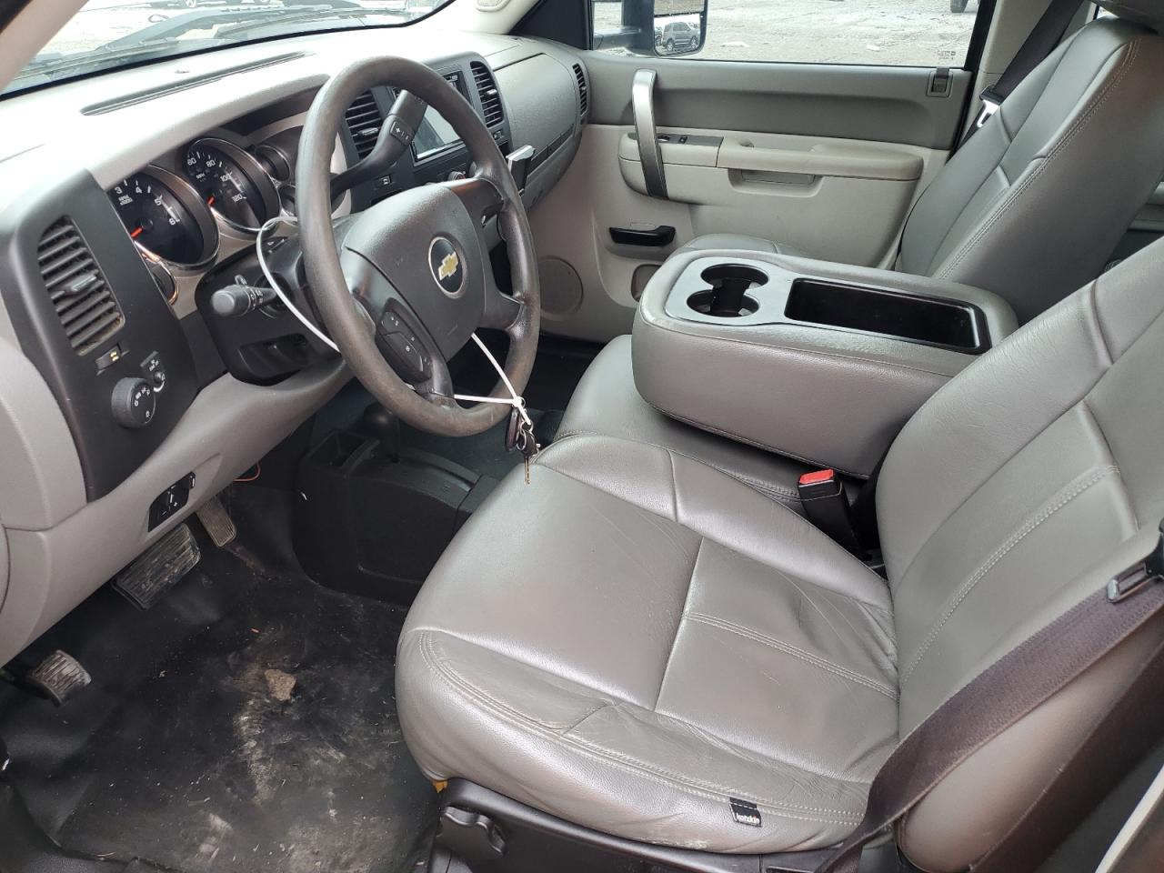 2012 Chevrolet Silverado - Image 7