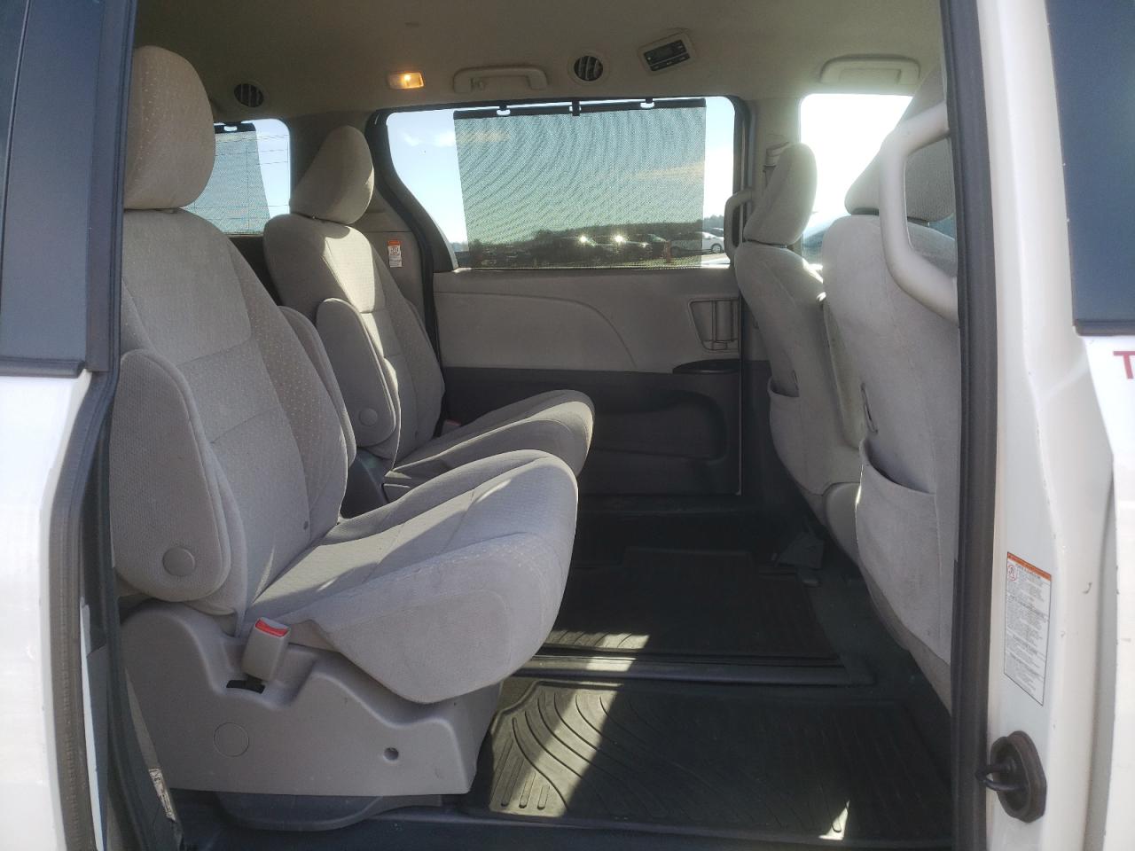2020 Toyota Sienna - Image 11