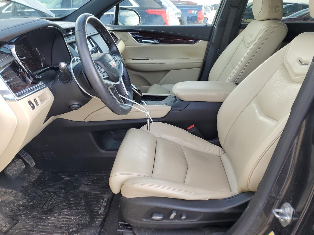 2017 Cadillac XT5 - Image 7