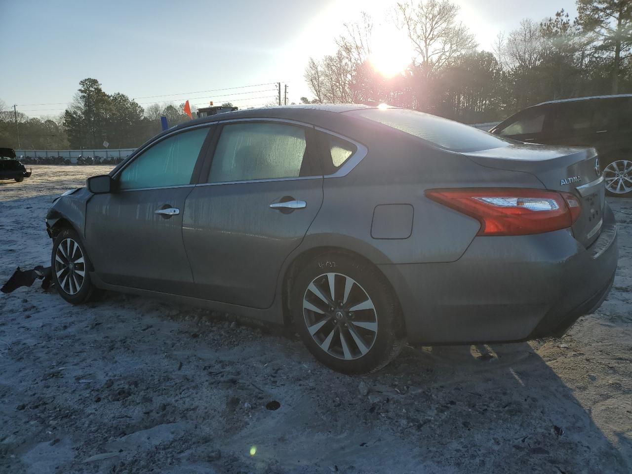 2017 Nissan Altima - Image 2