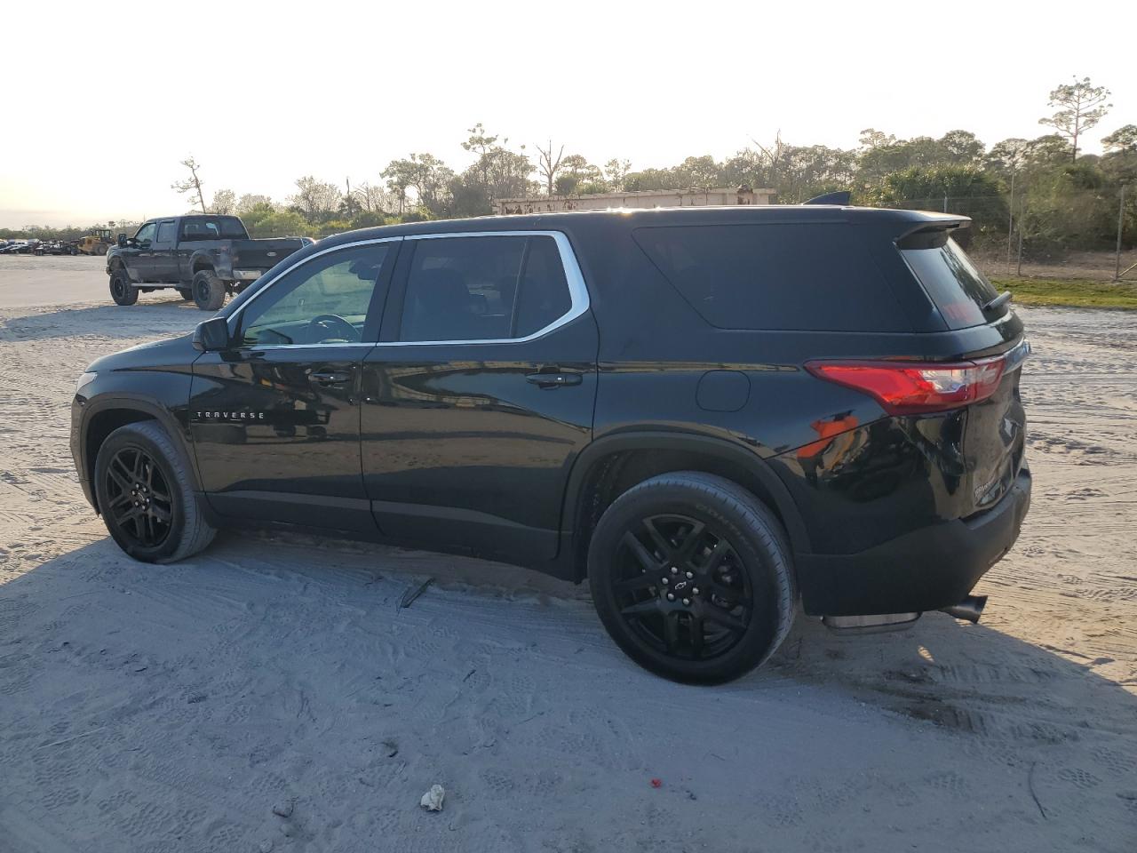 2020 Chevrolet Traverse - Image 2