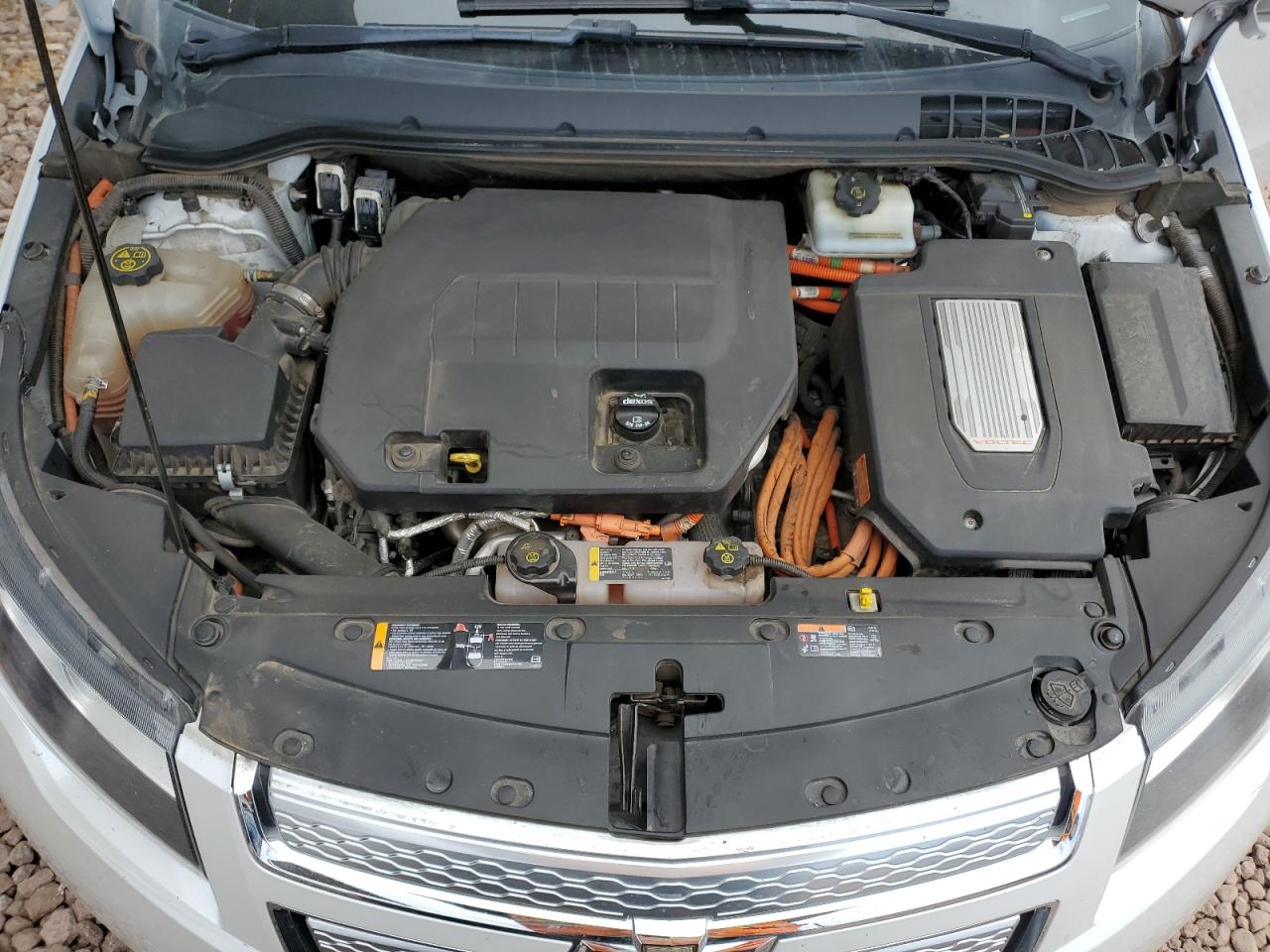 2015 Chevrolet Volt - Image 12