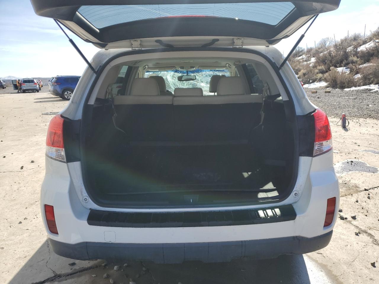 2014 Subaru Outback - Image 6