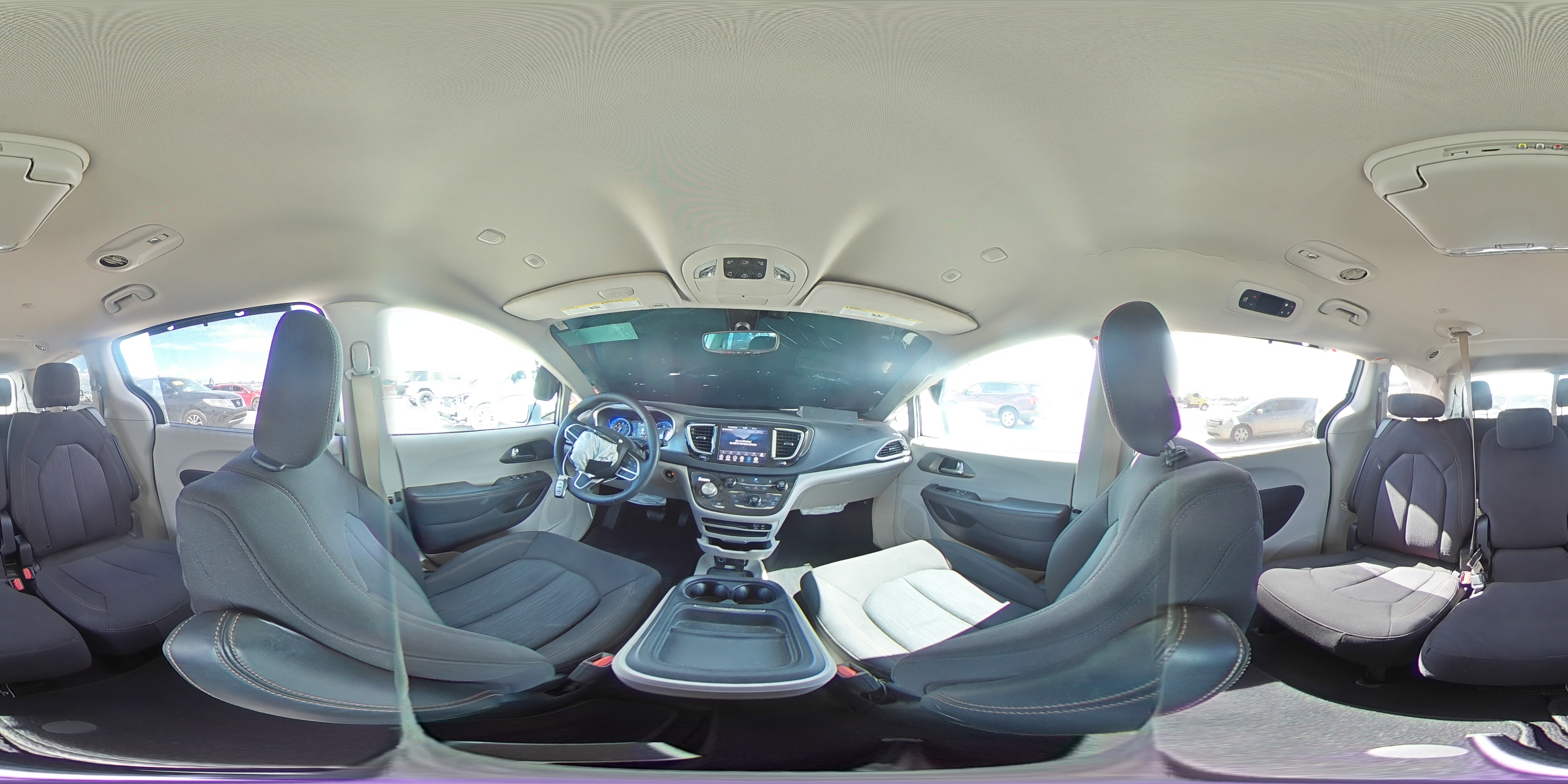 2020 Chrysler Pacifica - Image 13