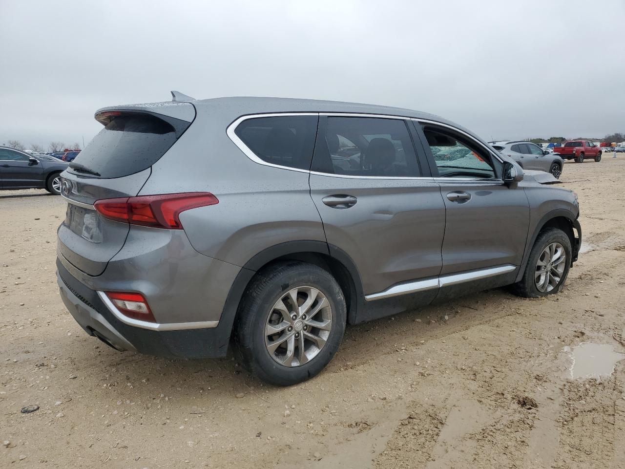 2019 Hyundai Santa Fe - Image 3