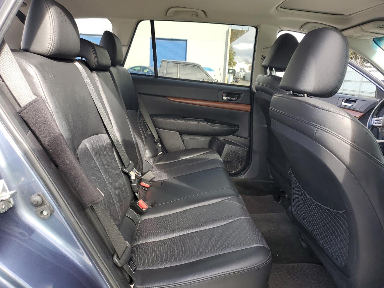 2013 Subaru Outback - Image 10