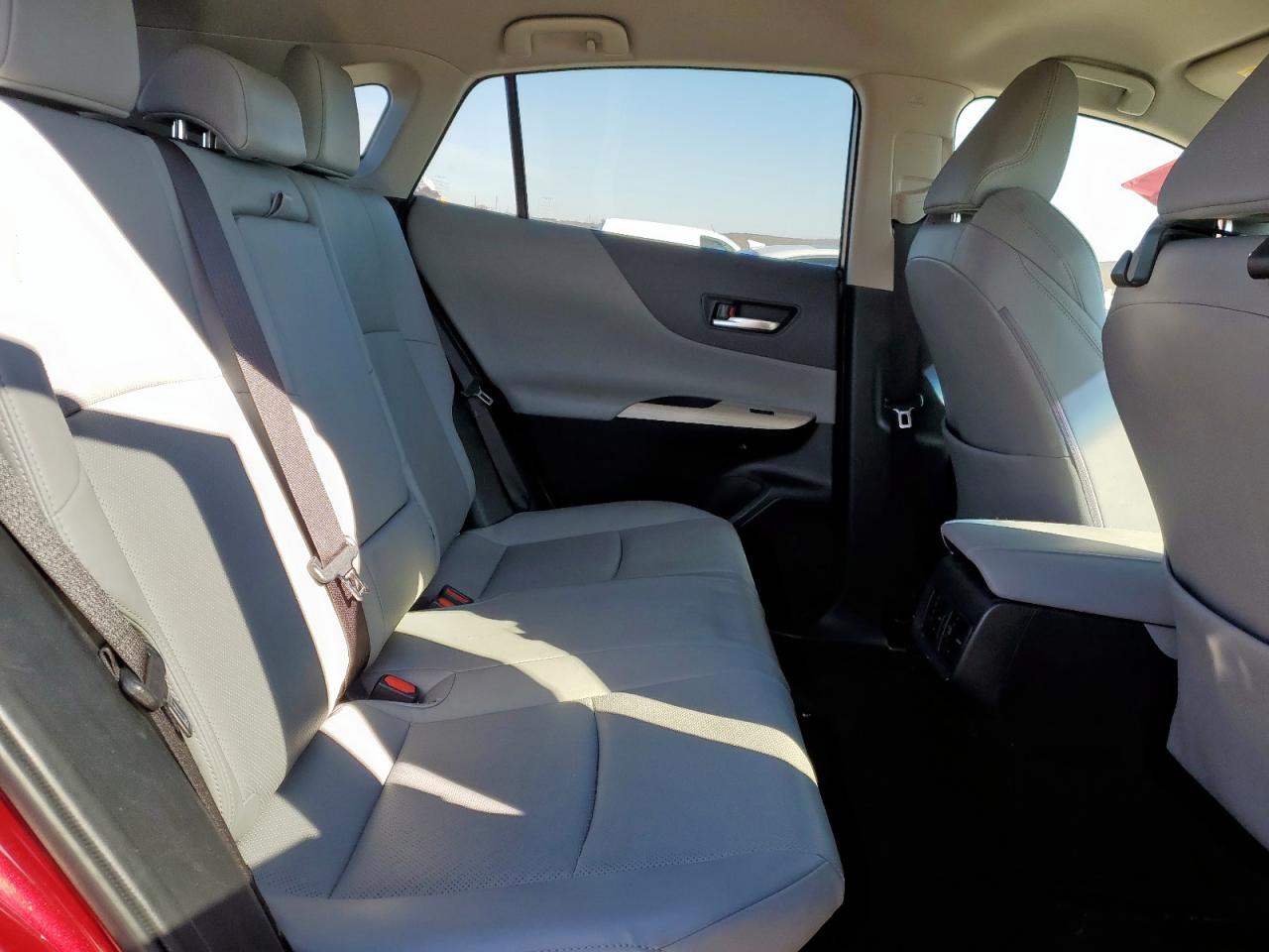 2021 Toyota Venza - Image 10