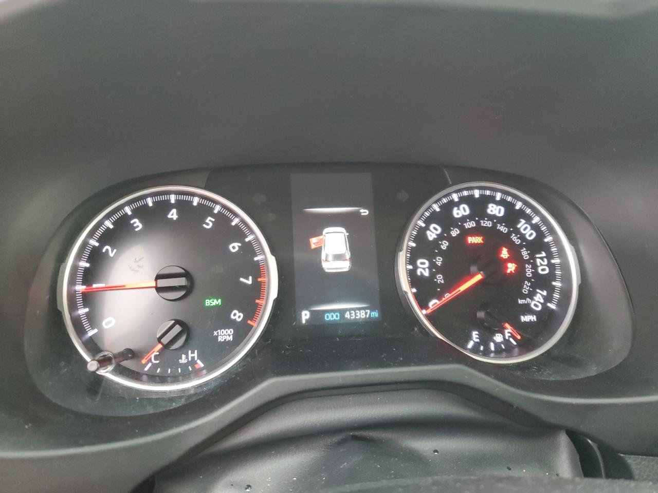 2022 Toyota RAV 4 - Image 9