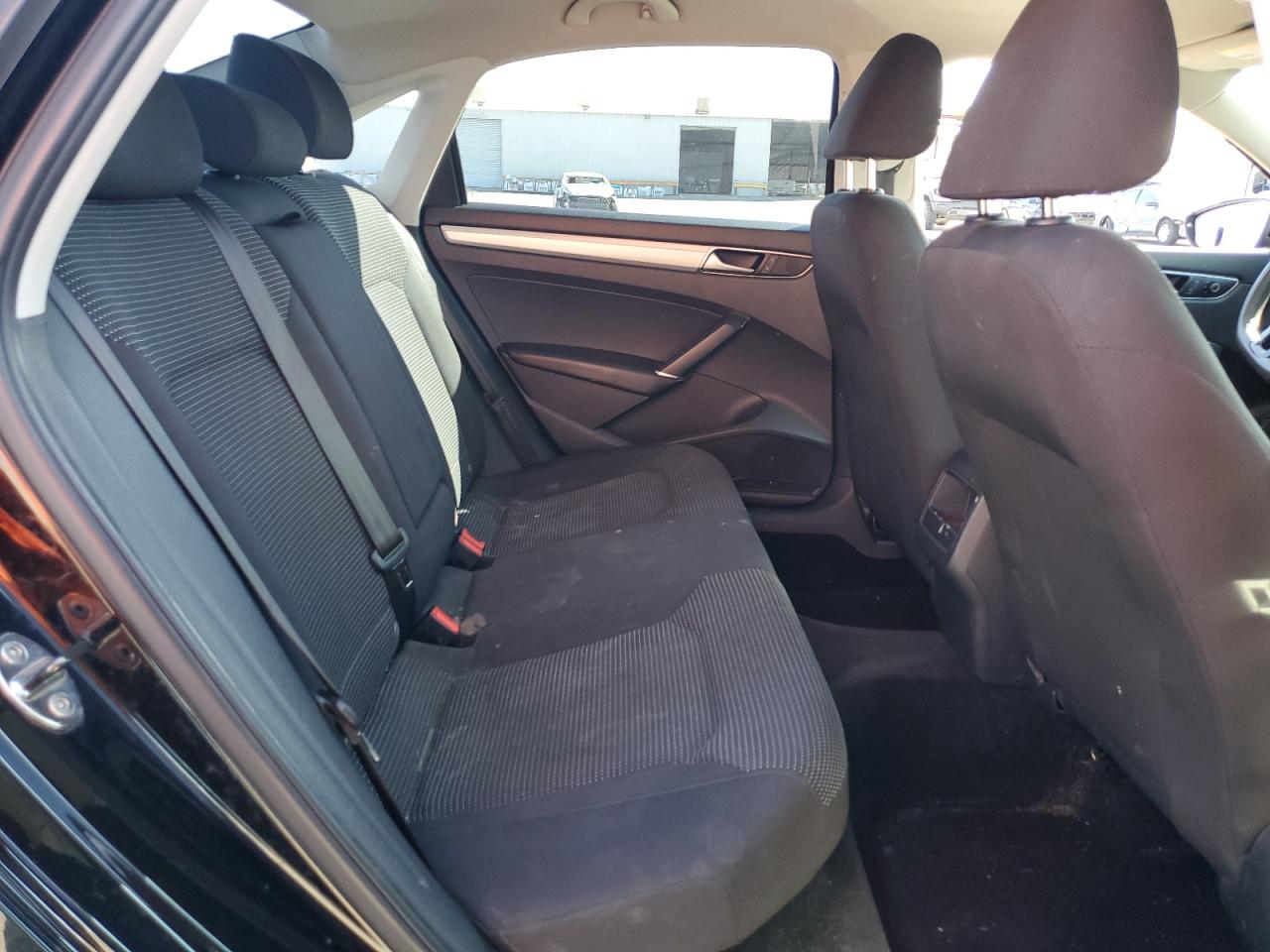 2016 Volkswagen Passat - Image 10