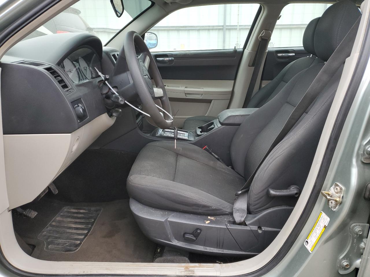 2006 Chrysler 300 - Image 7