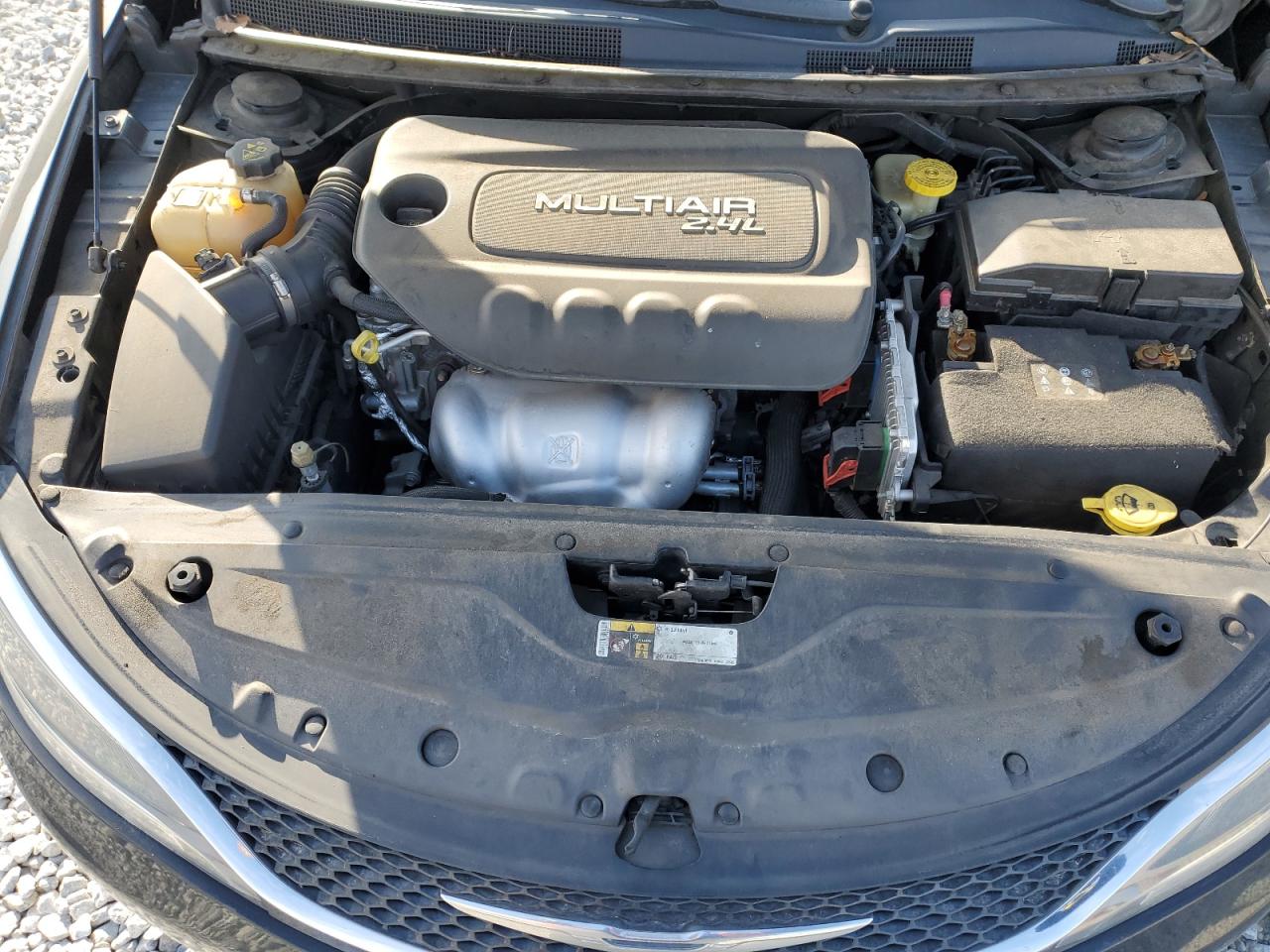 2016 Chrysler 200 - Image 11