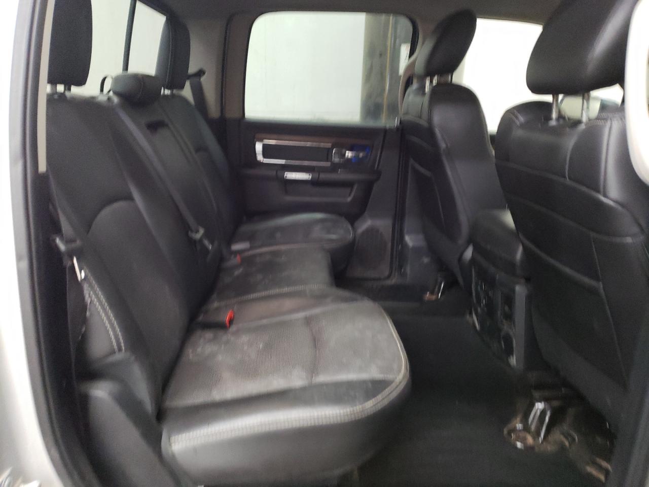 2015 RAM 1500 - Image 10