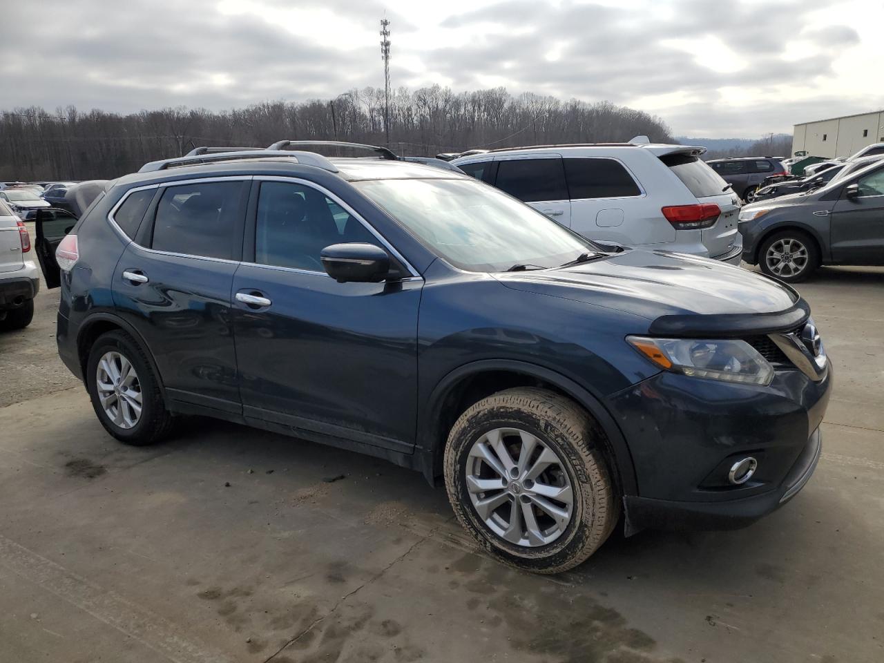 2015 Nissan Rogue - Image 4