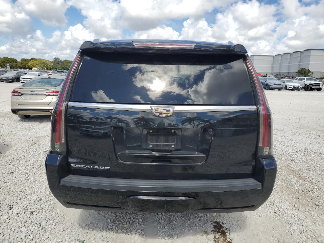 2016 Cadillac Escalade - Image 6