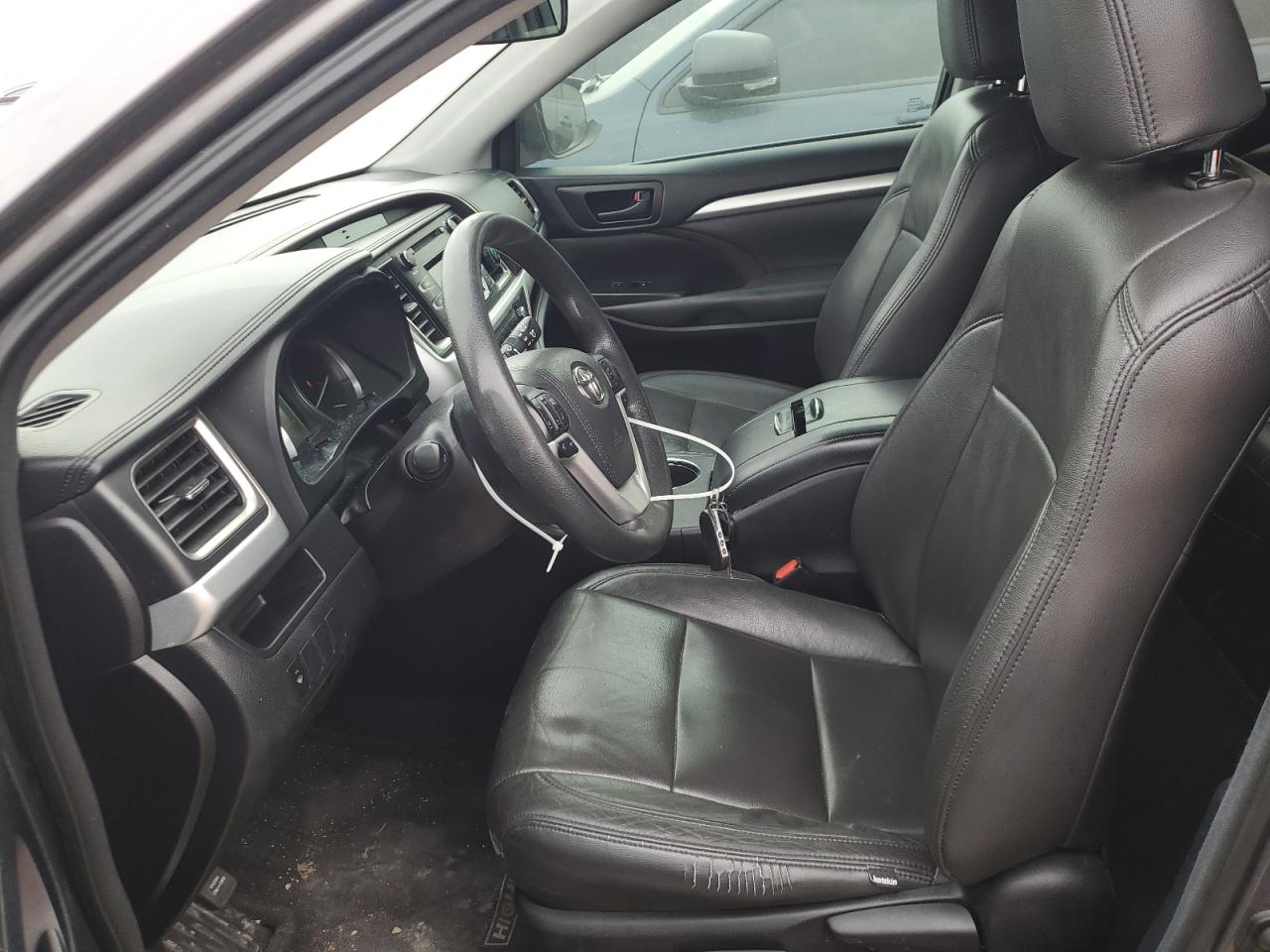 2016 Toyota Highlander - Image 7