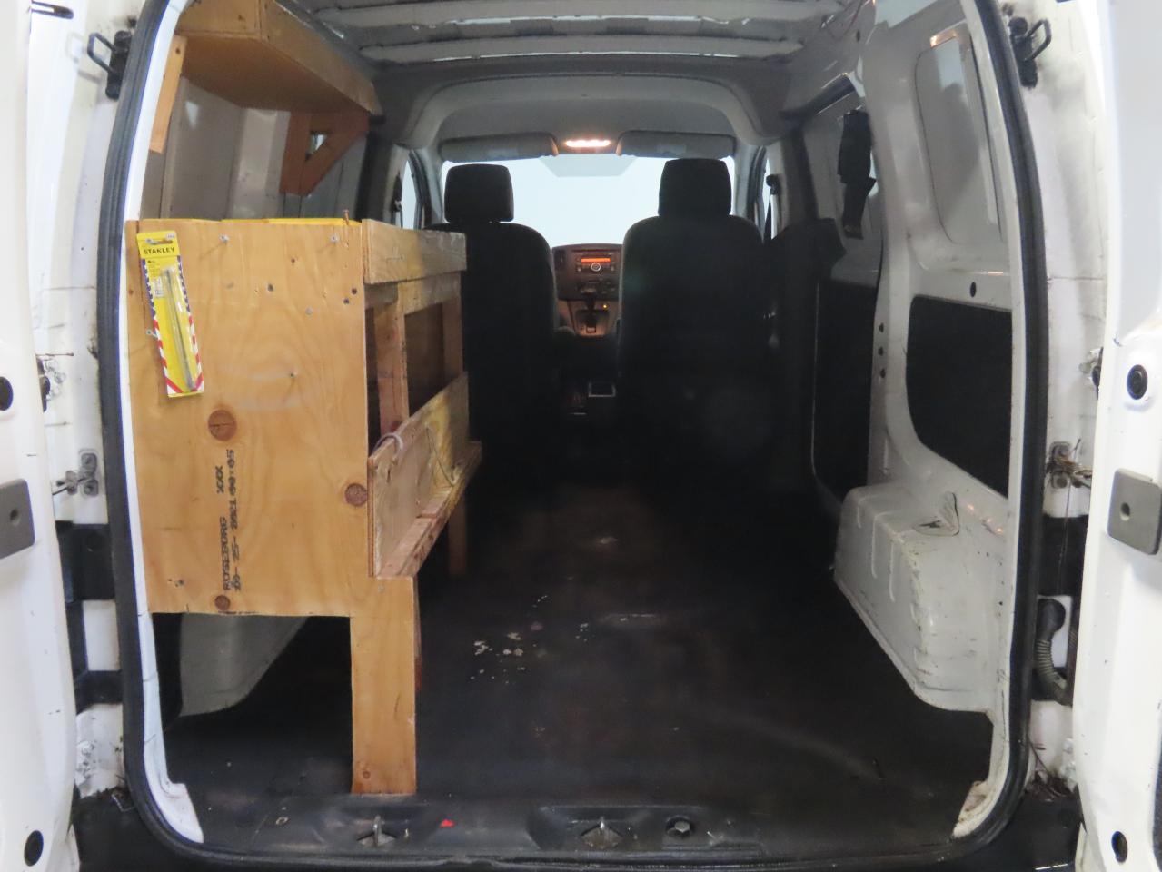 2017 Nissan NV - Image 6