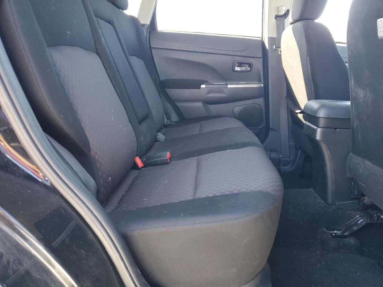 2018 Mitsubishi Outlander - Image 11