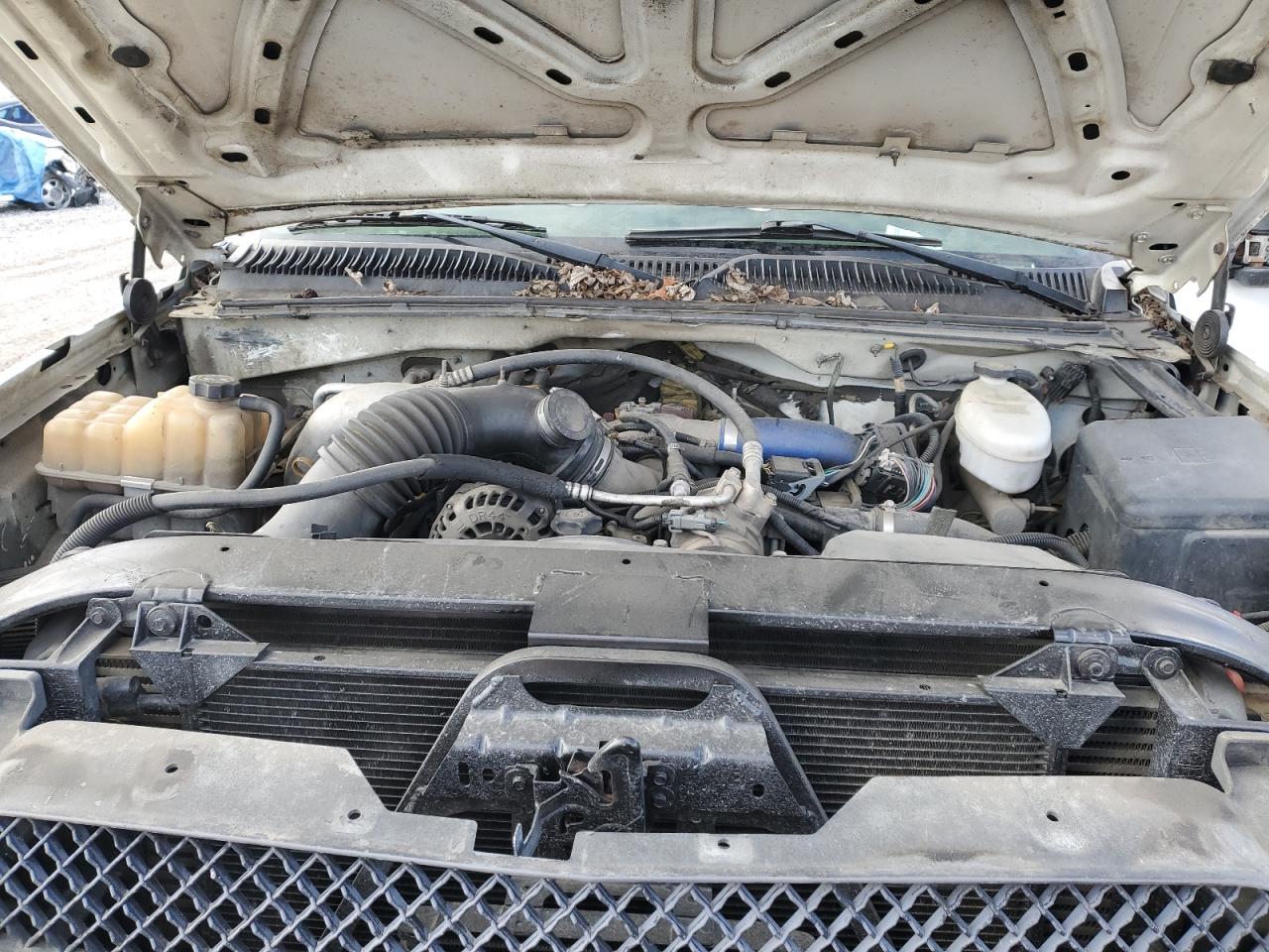 2003 Chevrolet Silverado - Image 12