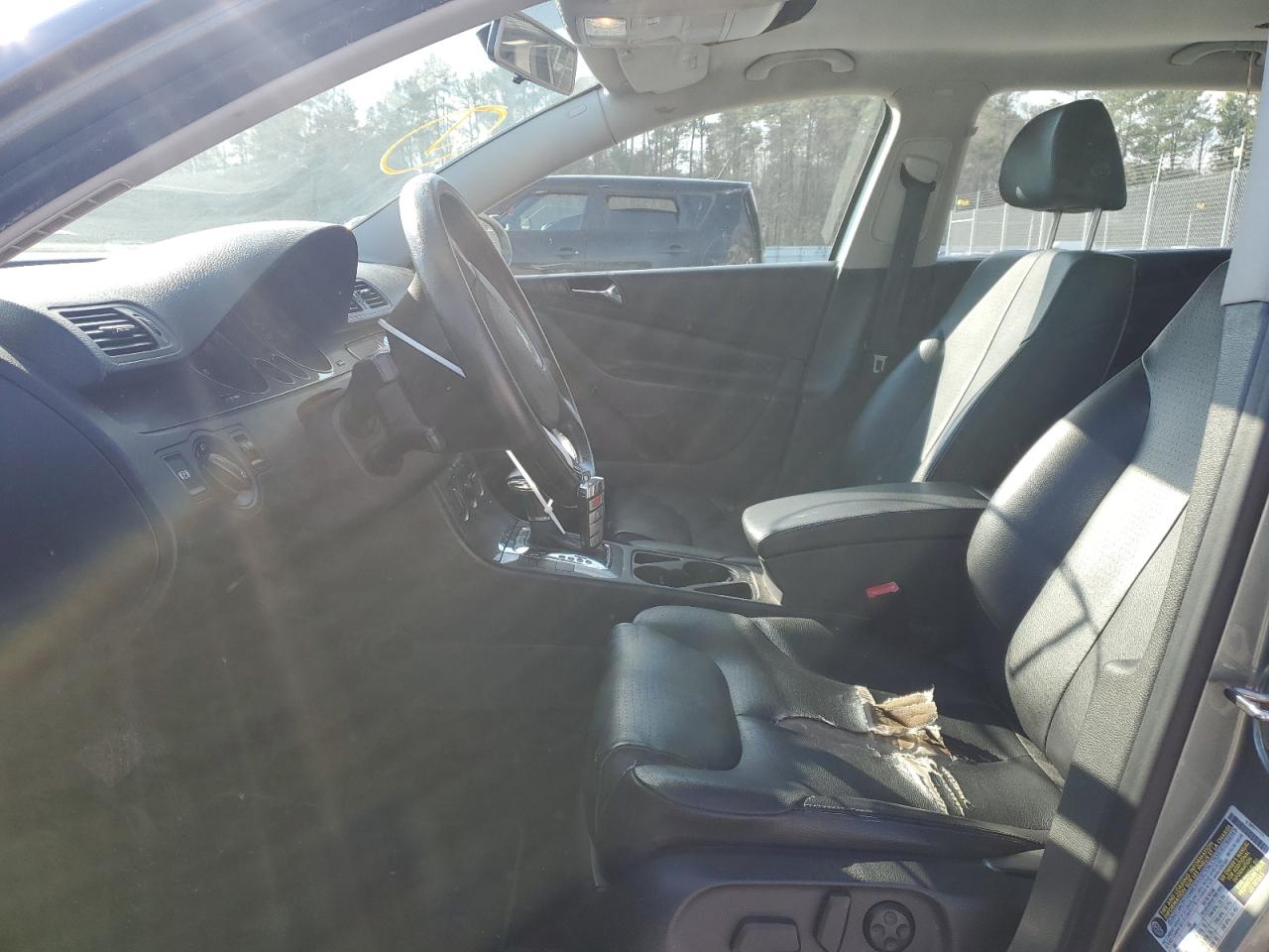 2008 Volkswagen Passat - Image 7