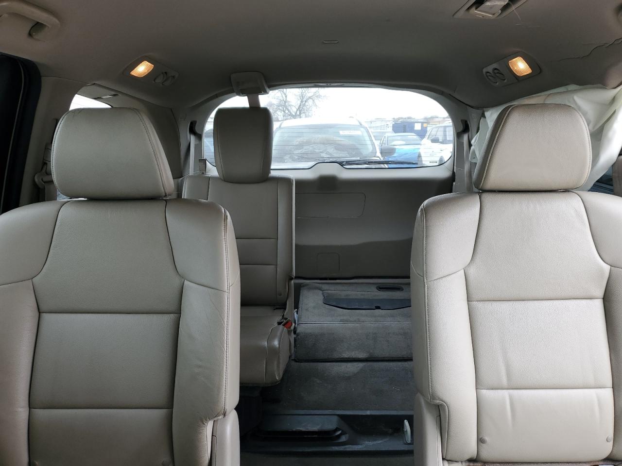 2016 Honda Odyssey - Image 10