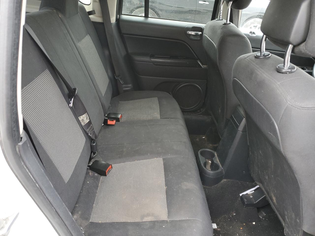 2012 Jeep Compass - Image 11