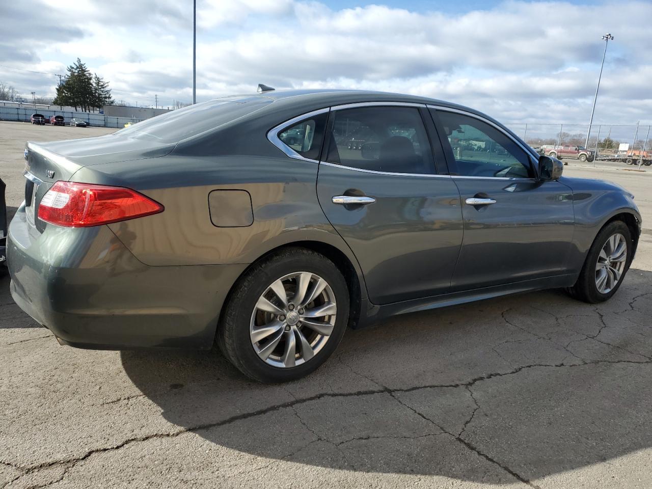 2012 Infiniti M - Image 3