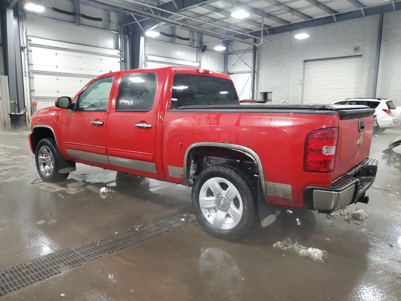 2009 Chevrolet Silverado - Image 2