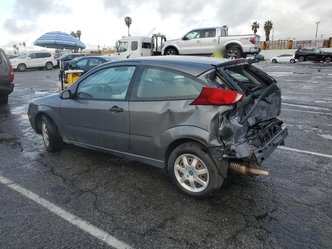 2005 Ford Focus - Image 2