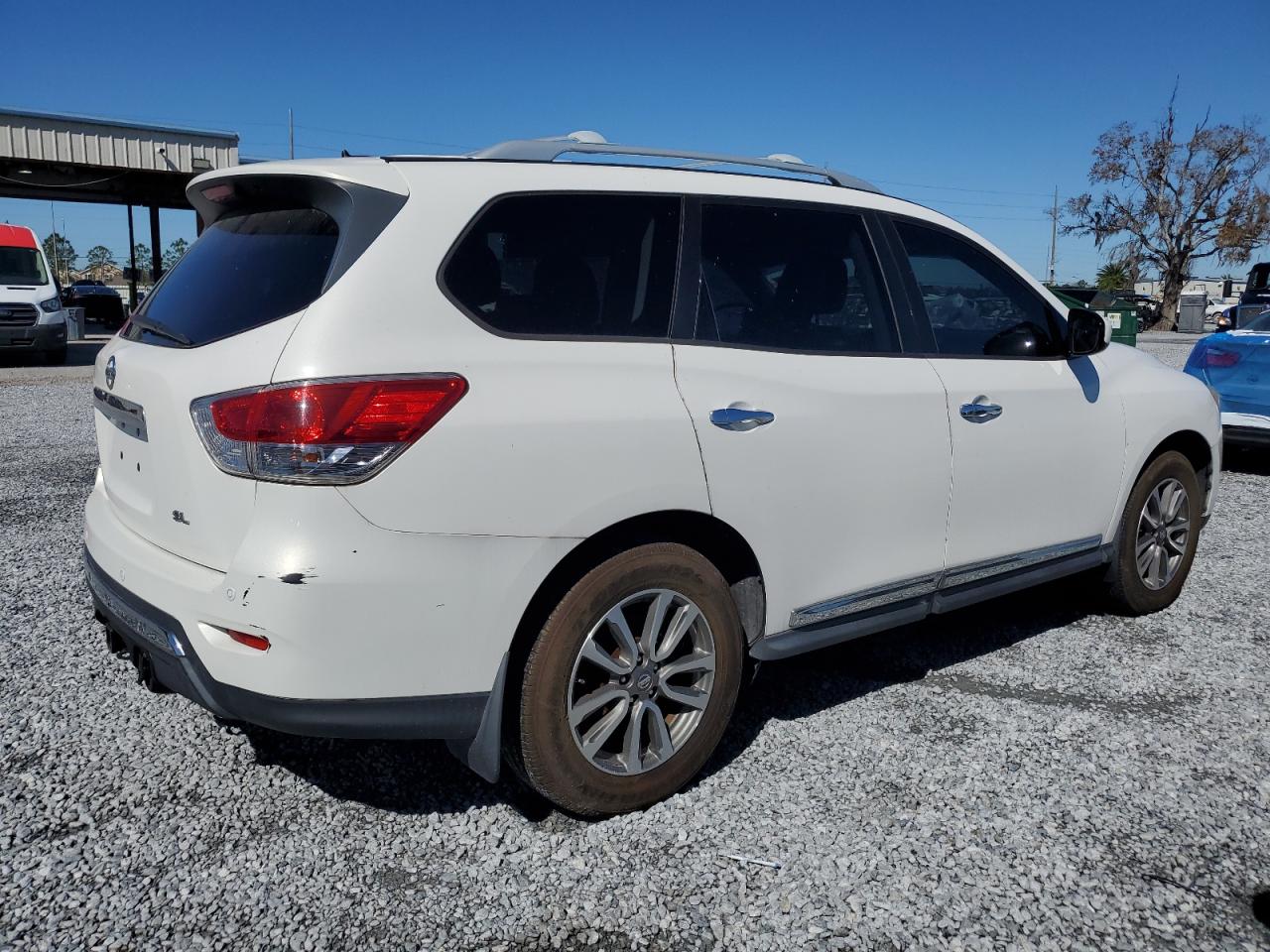 2013 Nissan Pathfinder - Image 3