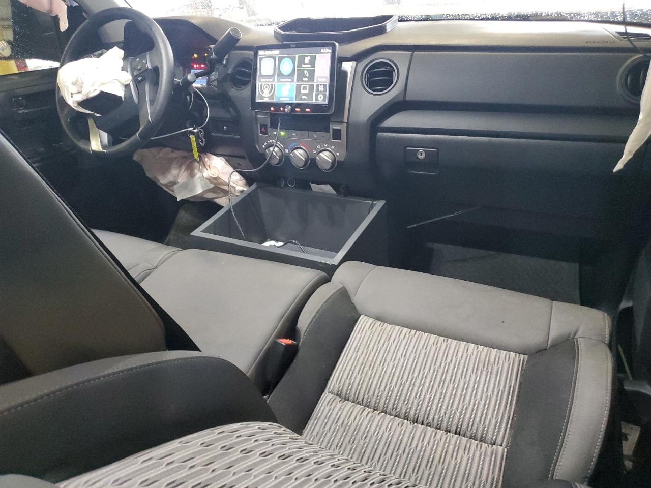 2015 Toyota Tundra - Image 8