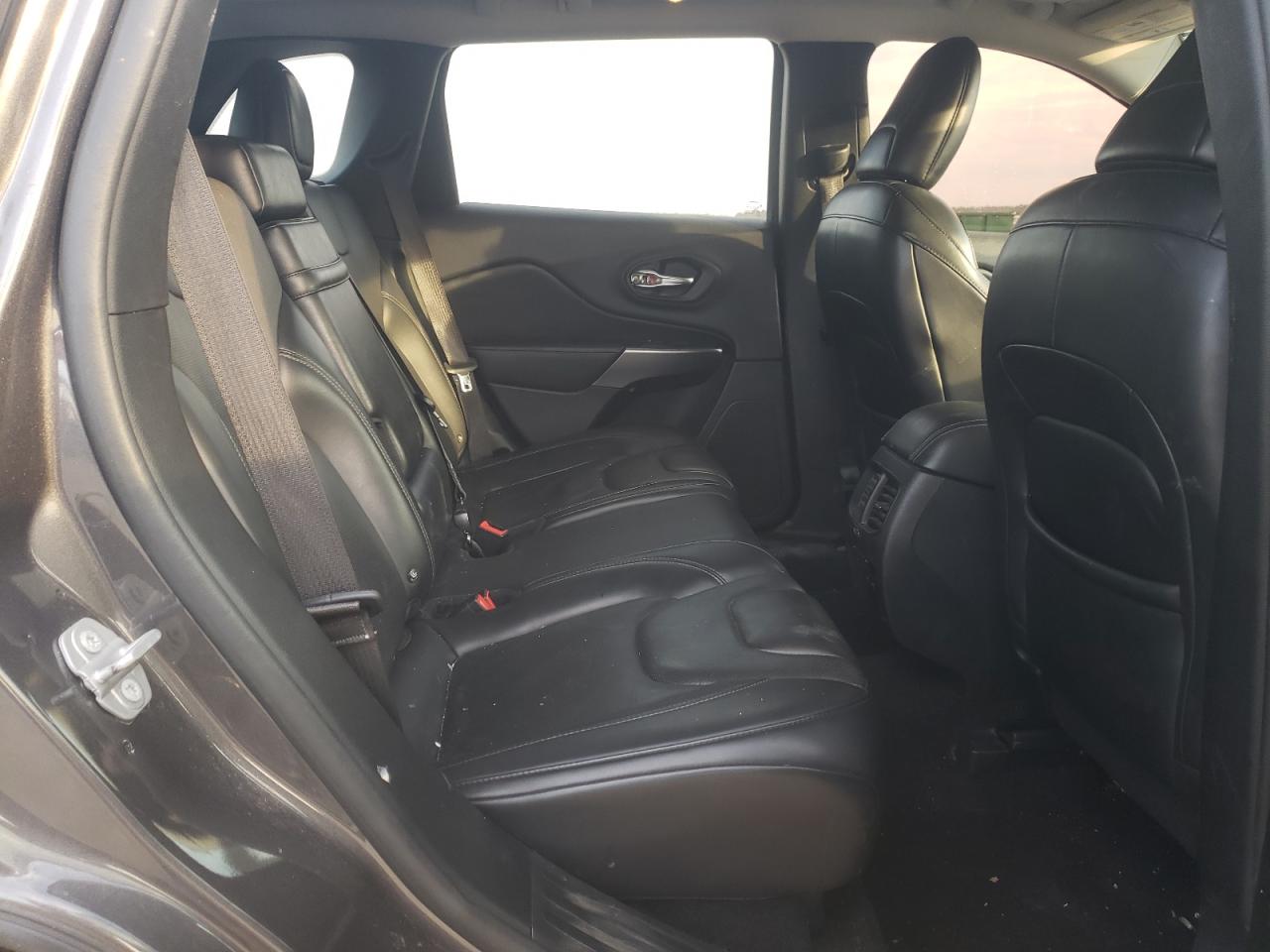 2019 Jeep Grand Cherokee - Image 11