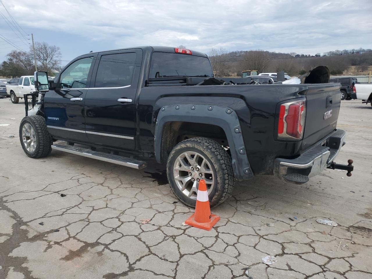 2018 GMC Sierra - Image 2
