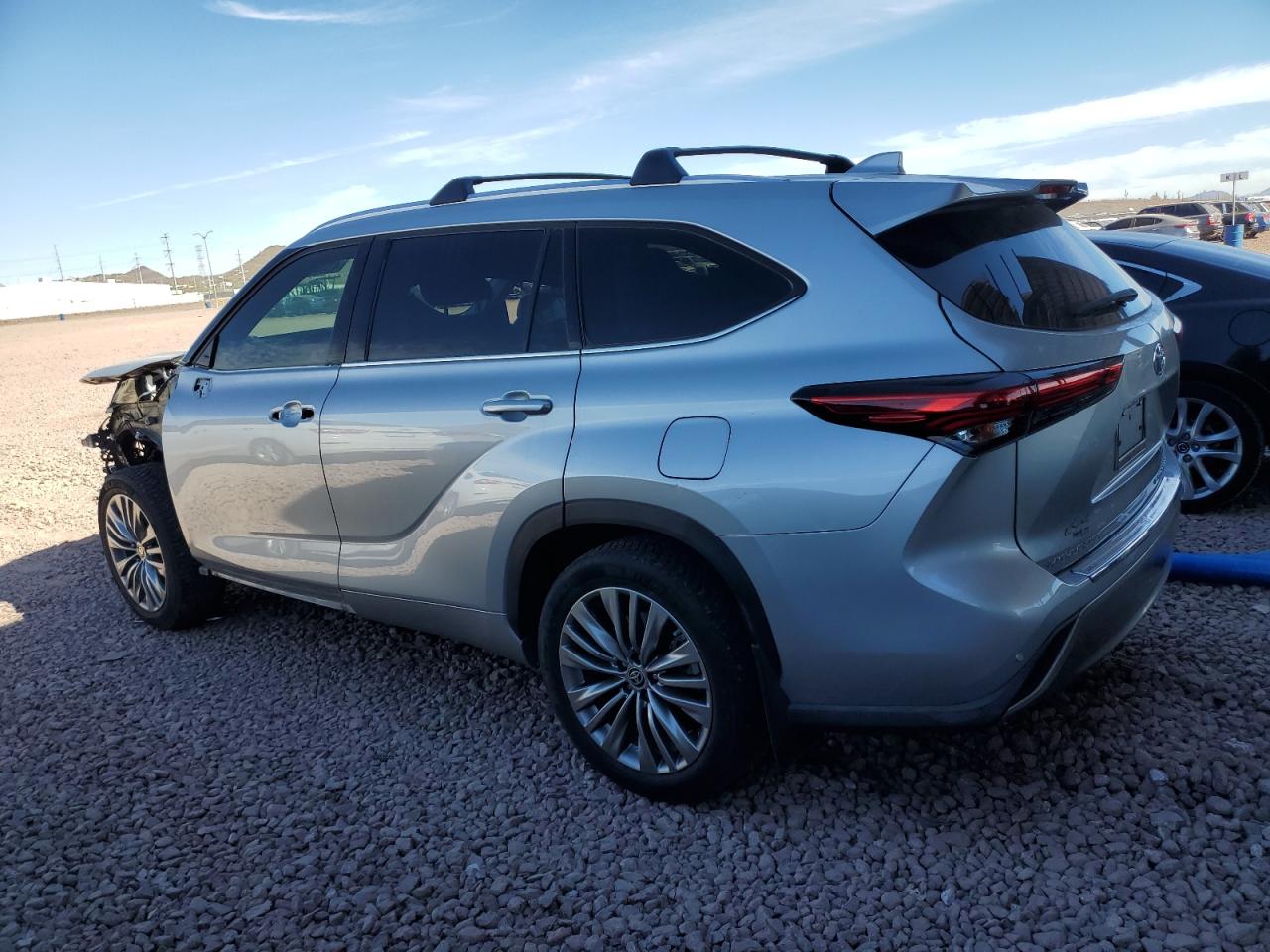 2020 Toyota Highlander - Image 2