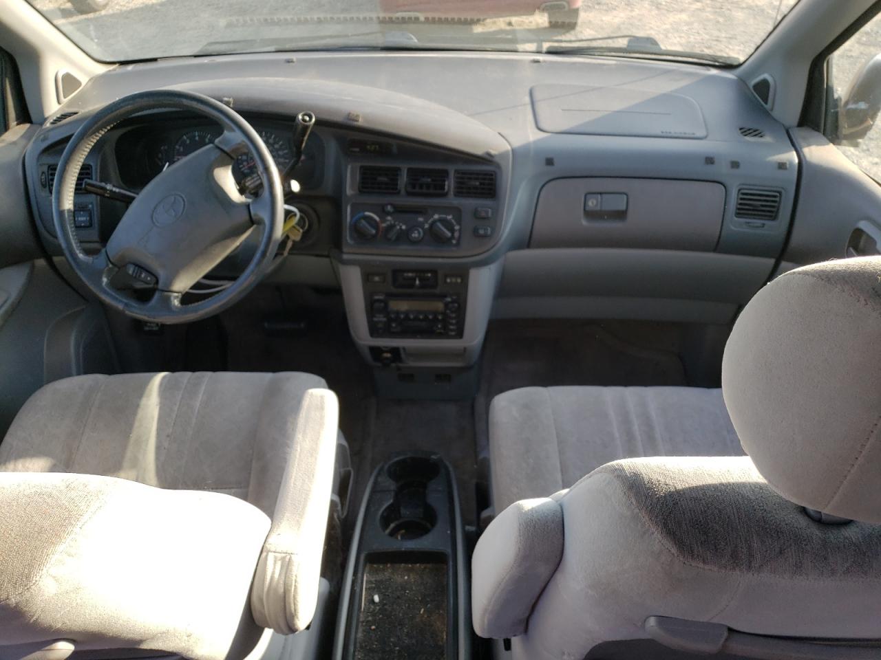 2000 Toyota Sienna - Image 8