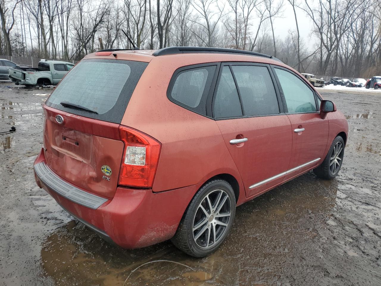 2008 Kia Rondo - Image 3