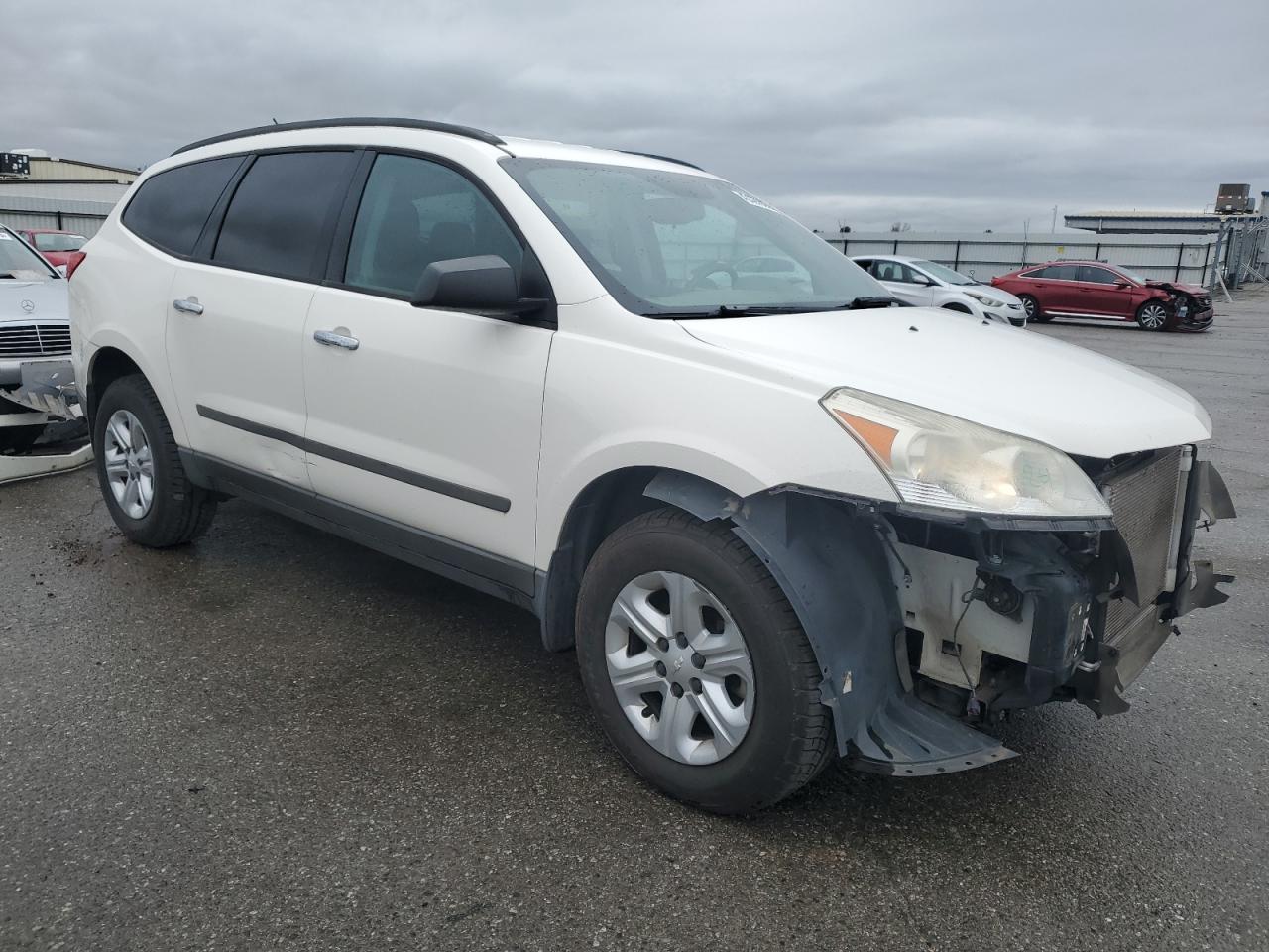 2010 Chevrolet Traverse - Image 4