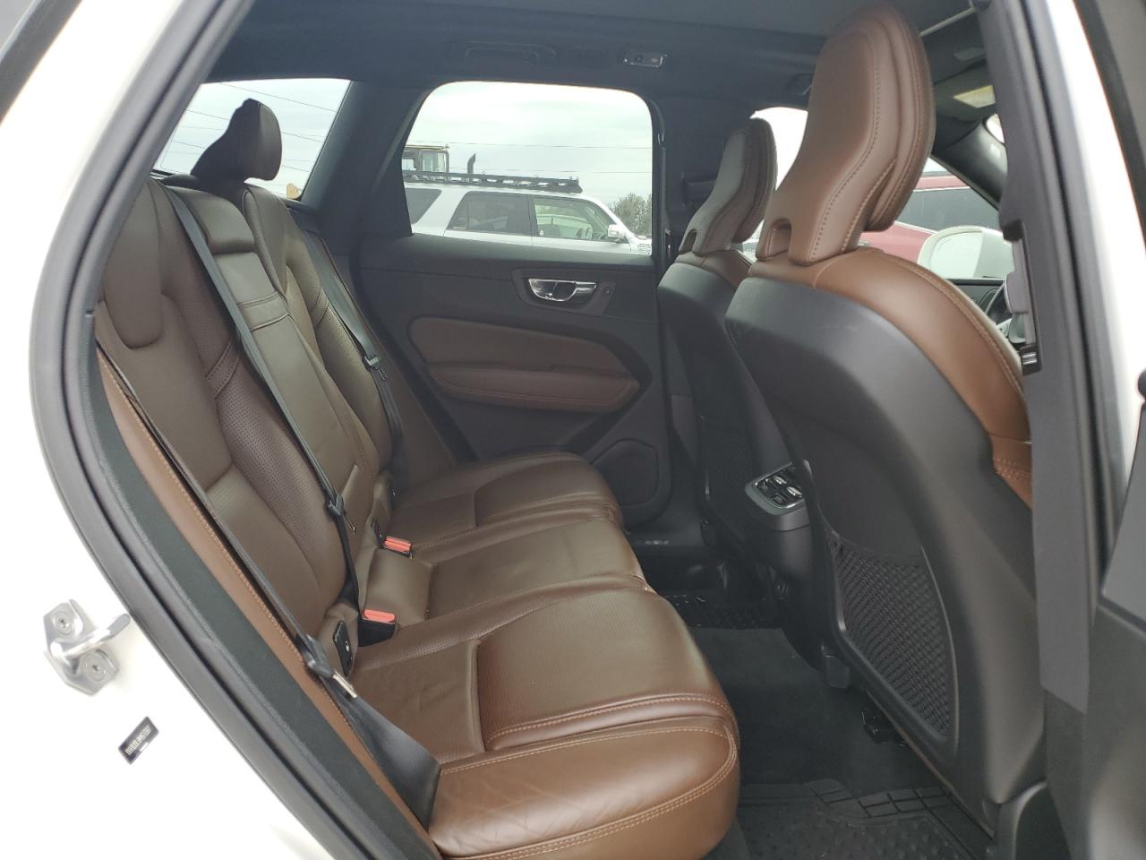 2021 Volvo XC60 - Image 11