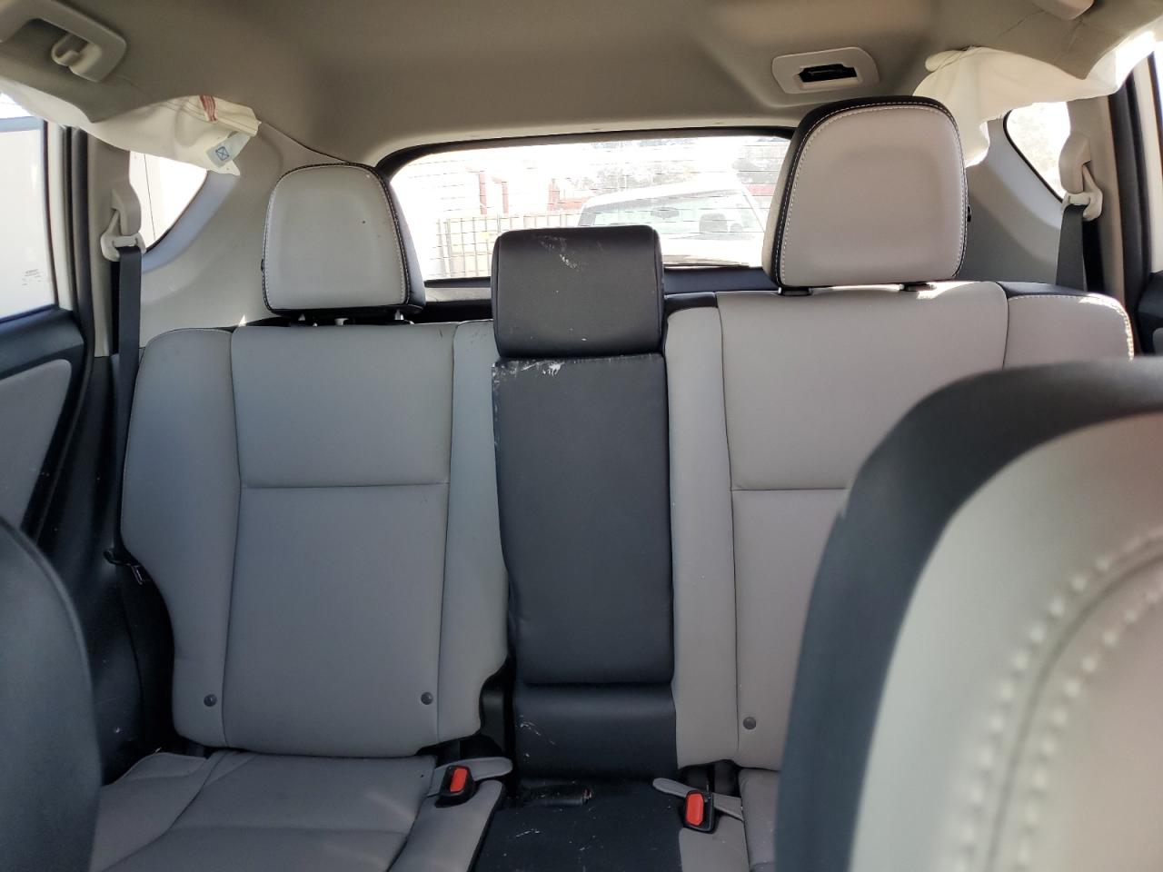 2017 Toyota RAV 4 - Image 10