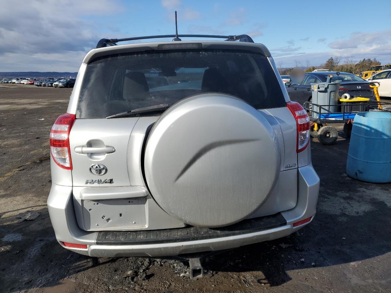2012 Toyota RAV 4 - Image 6