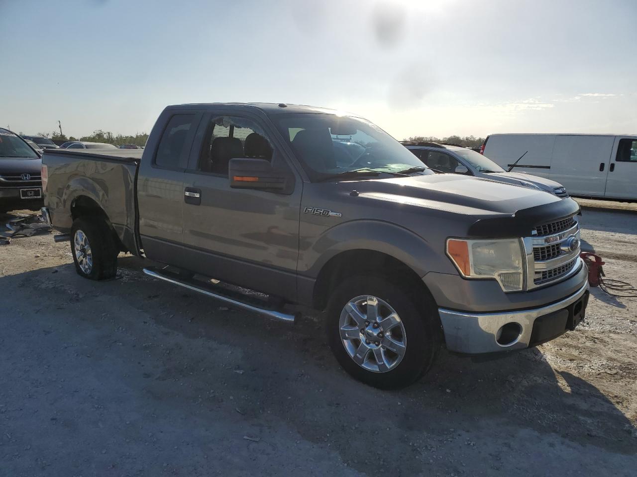 2014 Ford F-150 - Image 4