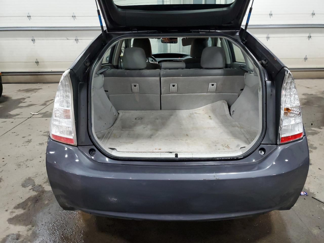 2011 Toyota Prius - Image 6