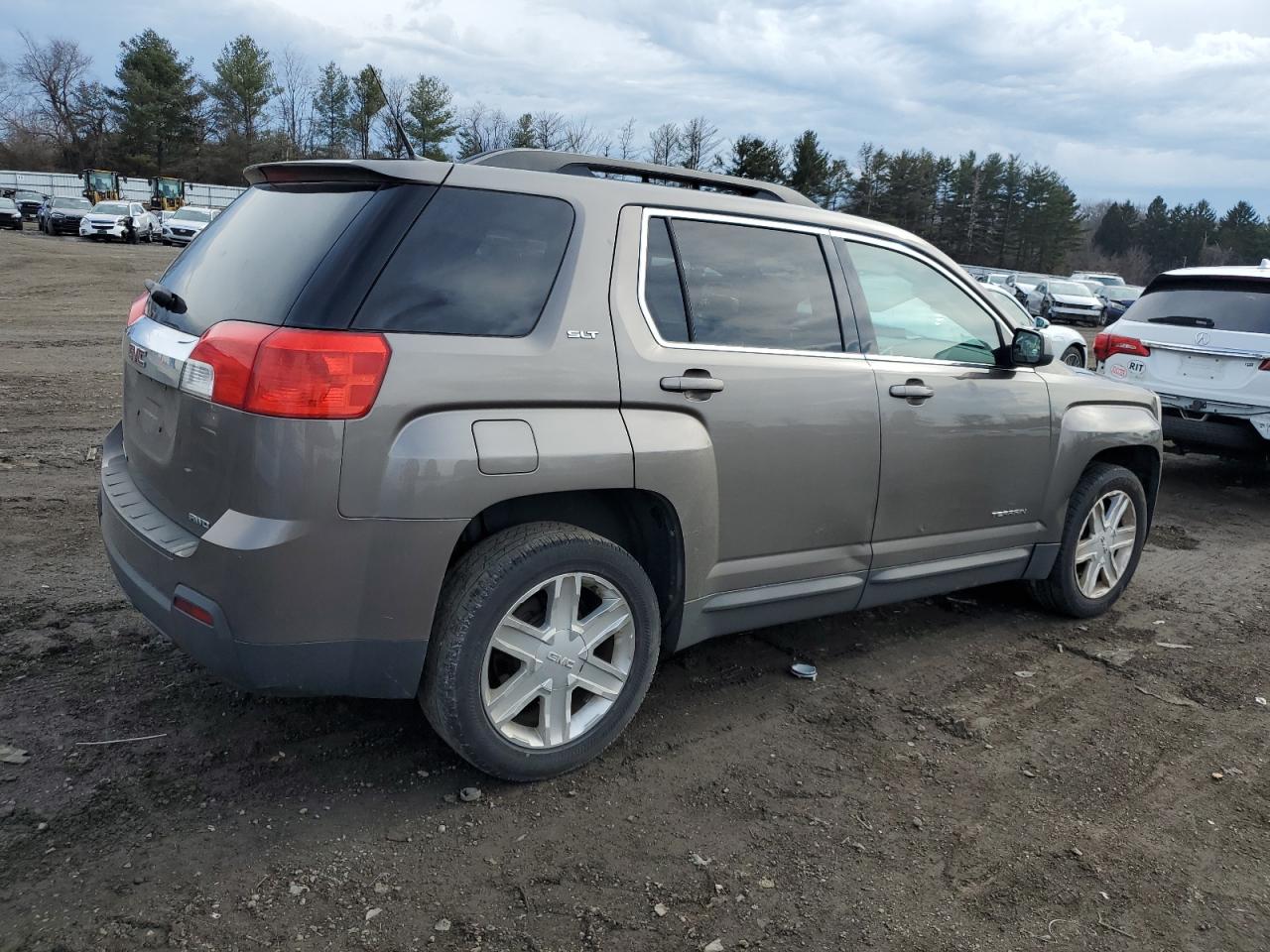 2011 GMC Terrain - Image 3