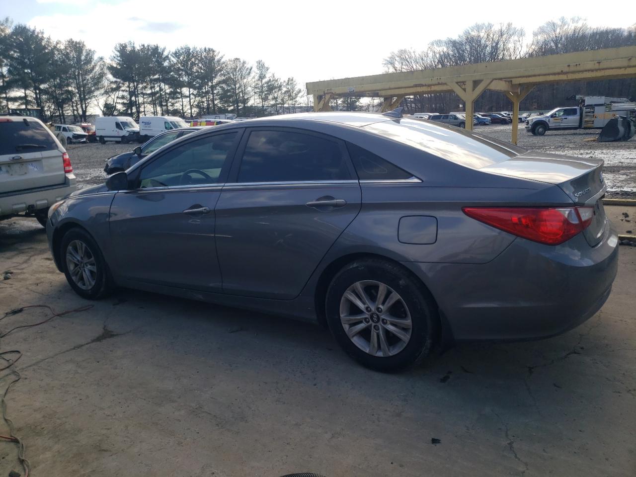 2013 Hyundai Sonata - Image 2